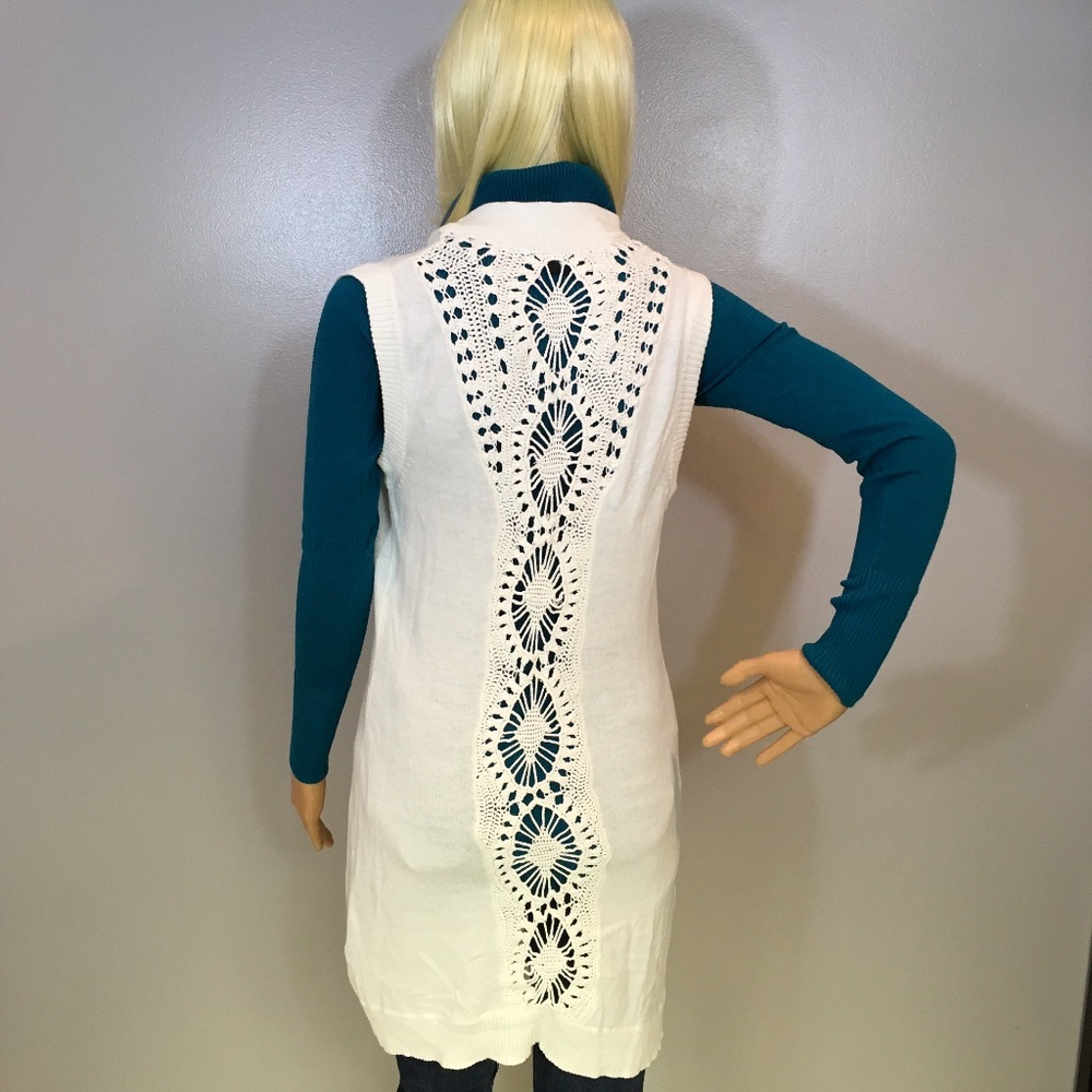 Mint Condition XOXO EmbroideredTunic Sweater Vest